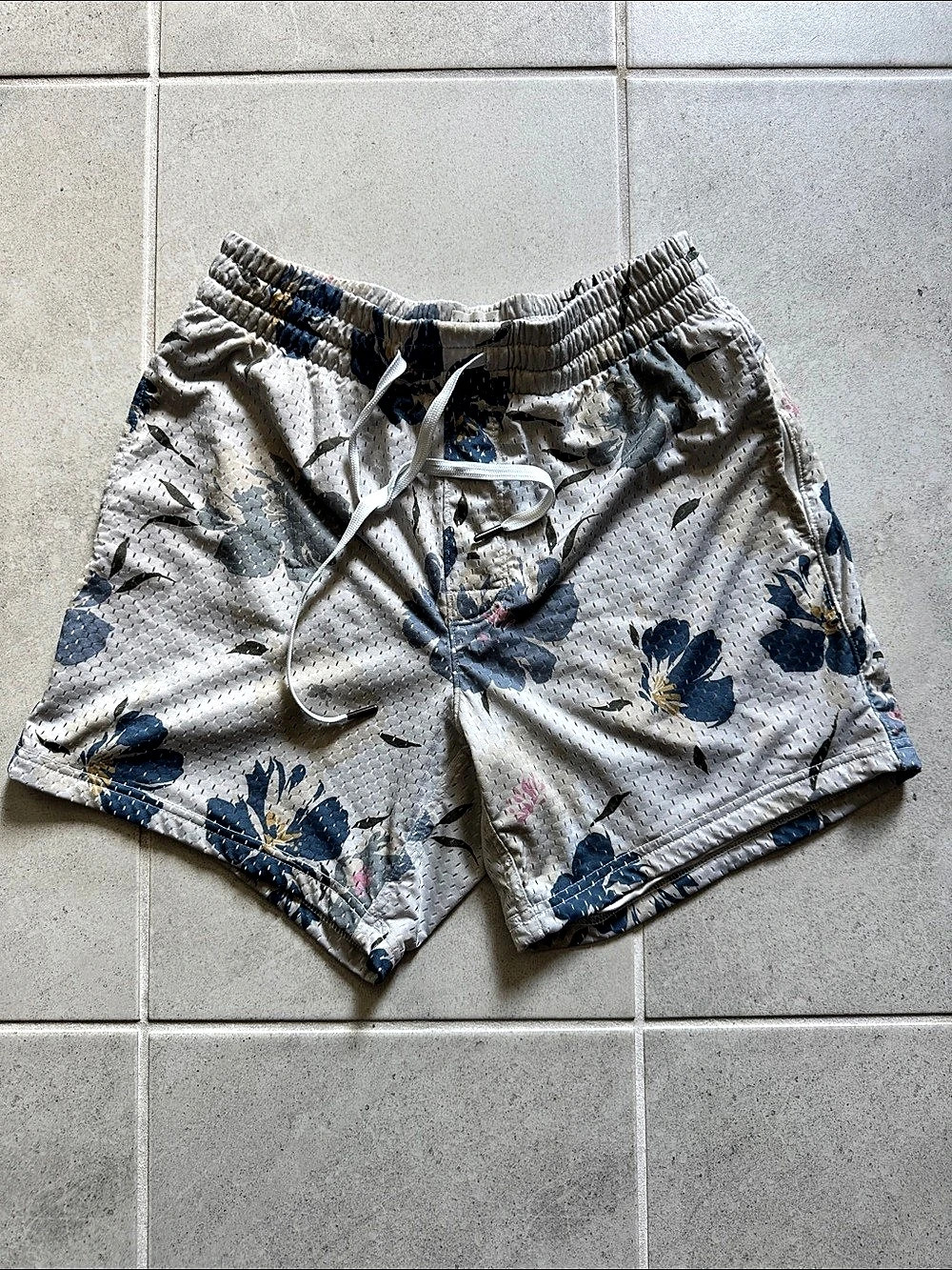 American Eagle Floral Hybrid Shorts Gray & Blue Size XS